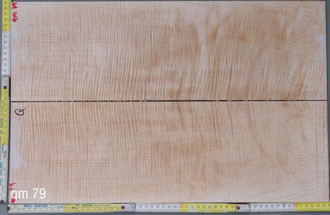 Gesteppte Ahorn Decke 'QM79' Book-Matched